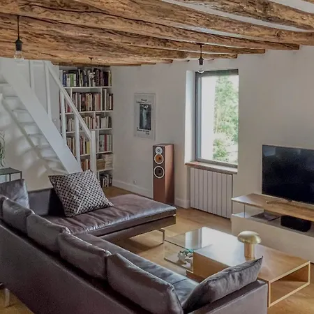 Family Apartment, Next To Versailles Palace
